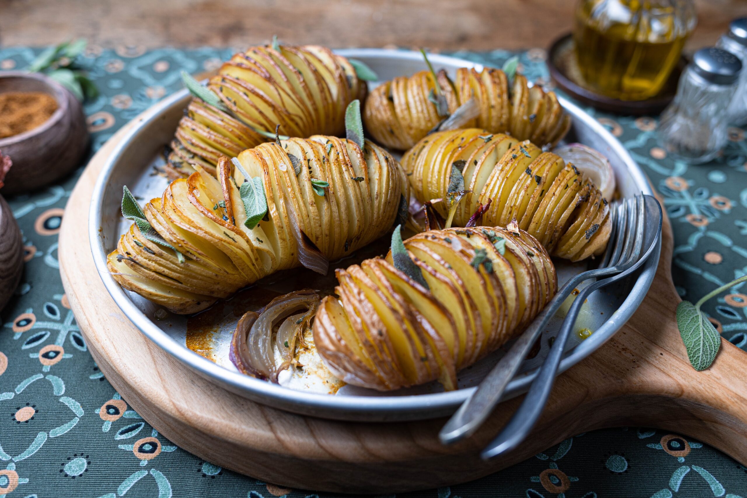 Patate hasselback salvia e paprika