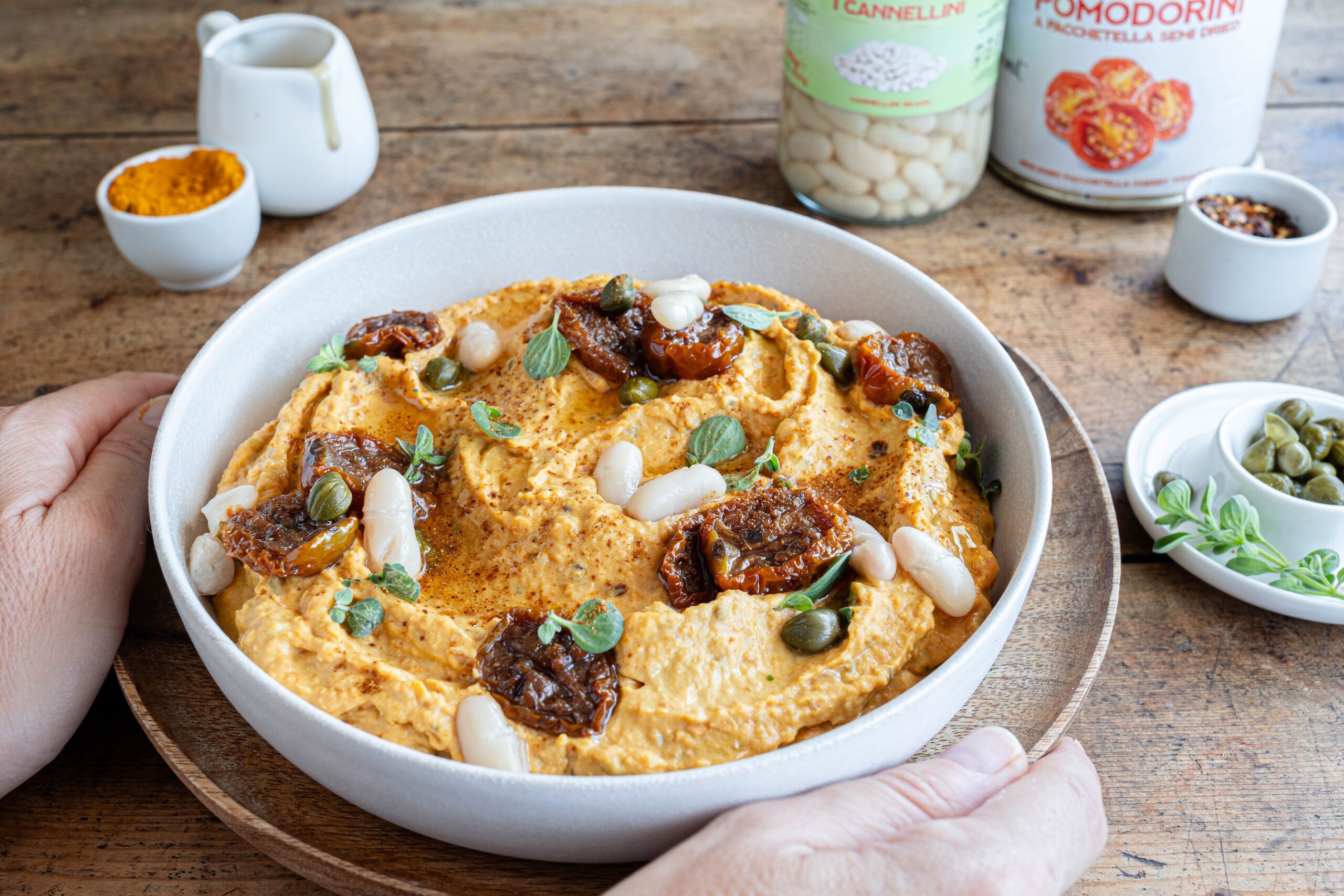 Hummus speziato di cannellini e pomodori secchi